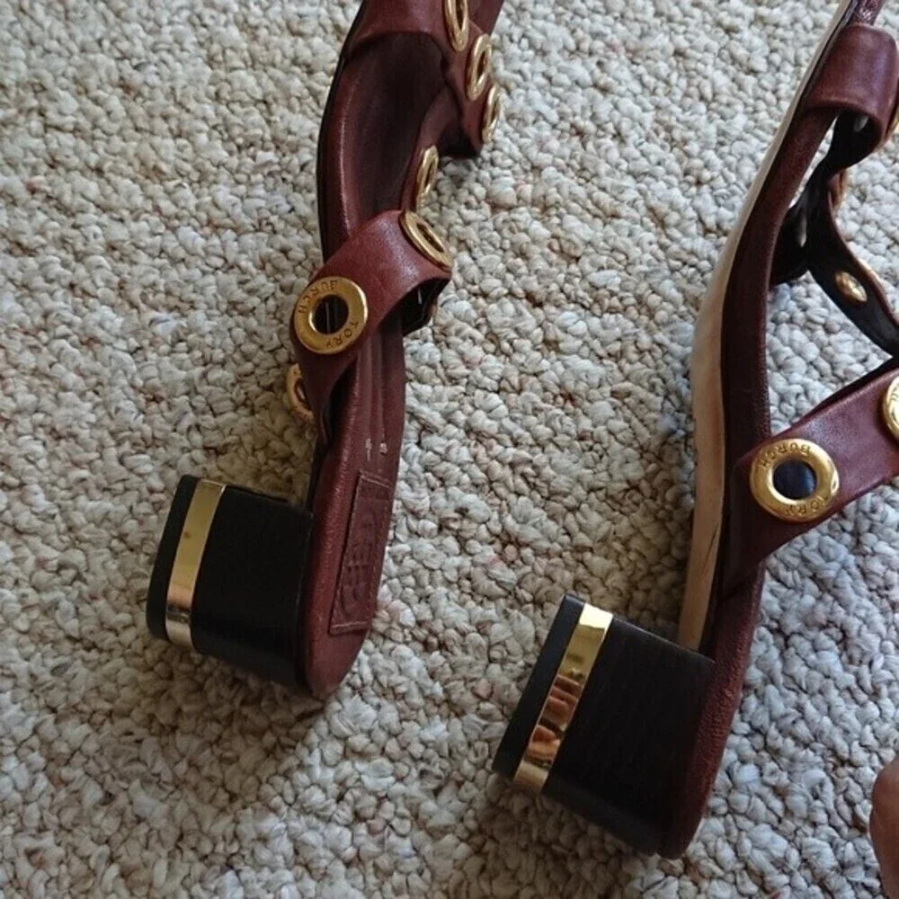 Tory Burch Leather Kathryn Grommet Sandals in brown size 7.5